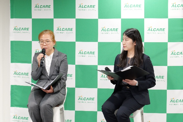 登壇者 塚本先生と商品戦略部担当者