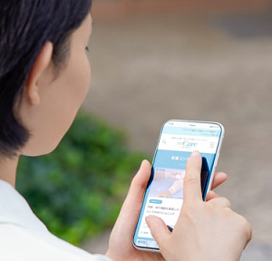 ディアケアスマートフォンサイトの閲覧イメージ