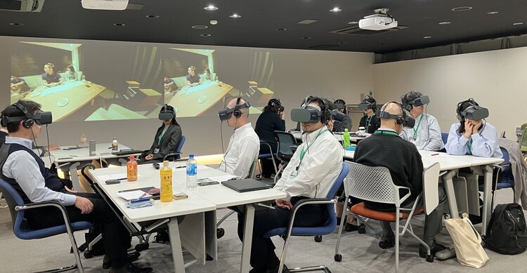 VR認知症研修の様子
