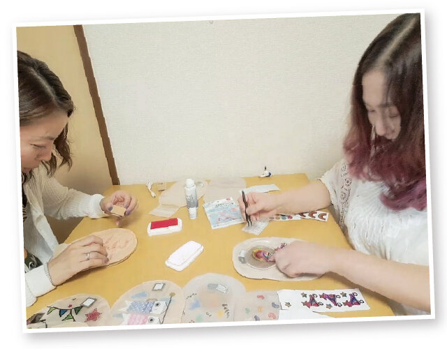 パウチにデコレーションを施すデコパウチ作り